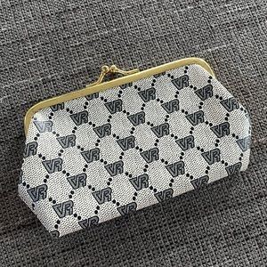 Vintage 70’s VR Clasp coin pouch